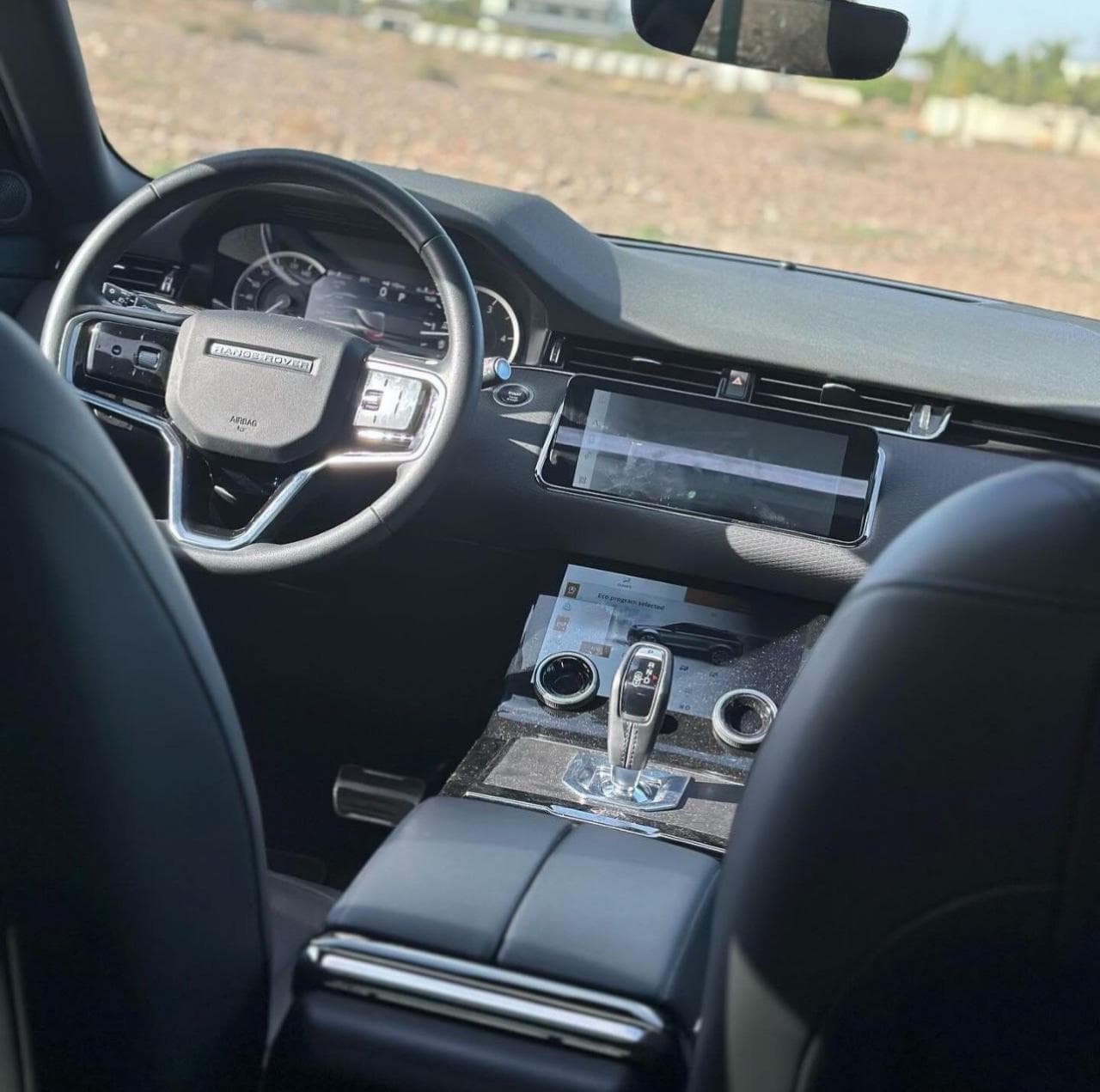 R.R EVOQUE luxury detail 2