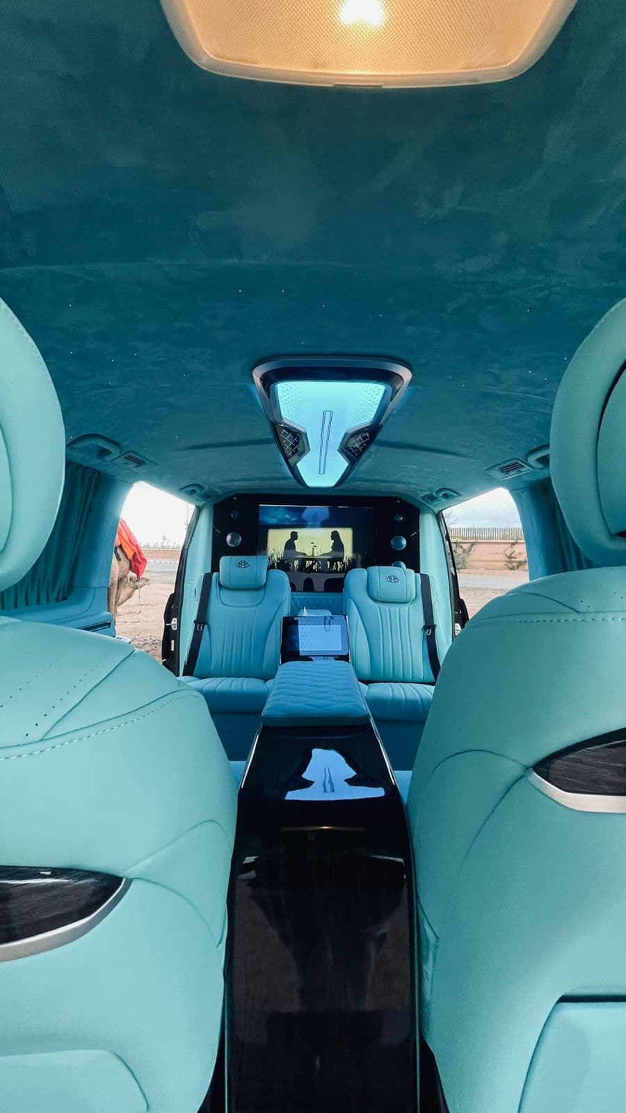M VITO MAYBAKH avec chauffeur luxury detail 1