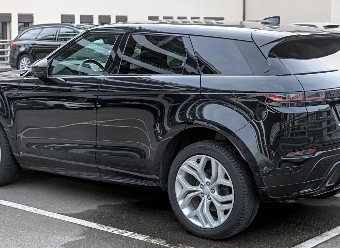 R.R EVOQUE luxury detail 2